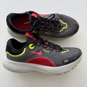 Size: 7.5 - Nike React Escape Run Street Gray Hyper Pink Running Shoes Women's
